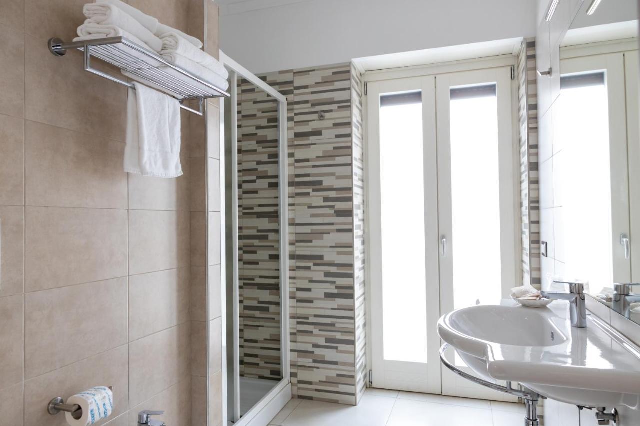 Mary VI Rooms Peschici Bagian luar foto