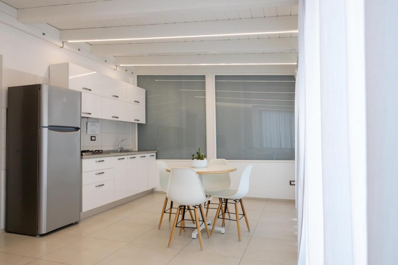 Mary VI Rooms Peschici Bagian luar foto